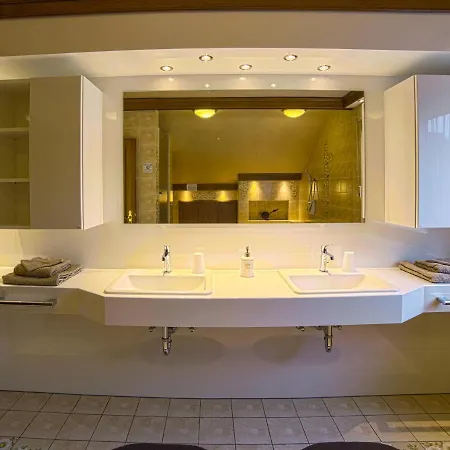 Eleganza فندق 3*