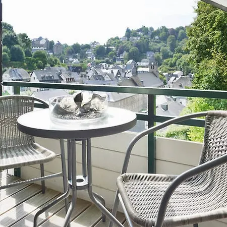 Eleganza מלון מונשאו