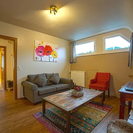 Eleganza מונשאו