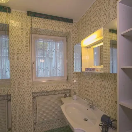 Eleganza فندق 3*